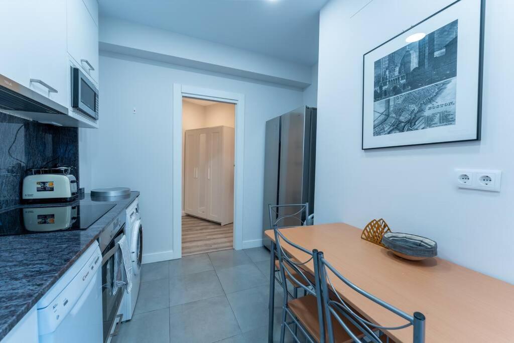 Valdecilla Center Apartment 桑坦德 外观 照片